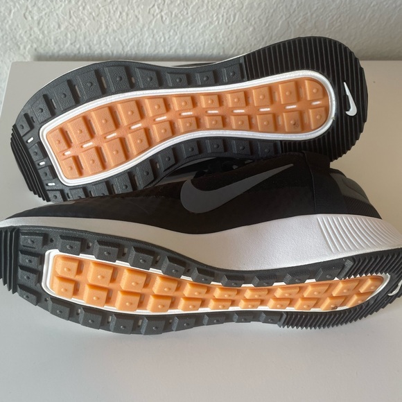 Nike Black and Gold Running Sneakers Shoes for Women’s size 6.5 - Picture 4 of 11